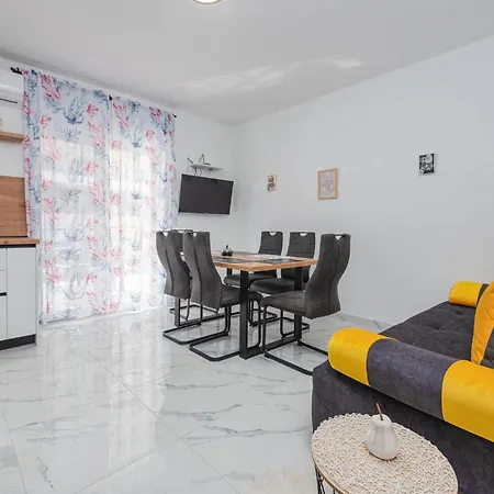 Lovely In With Outdoor Swimming Pool * Zadar