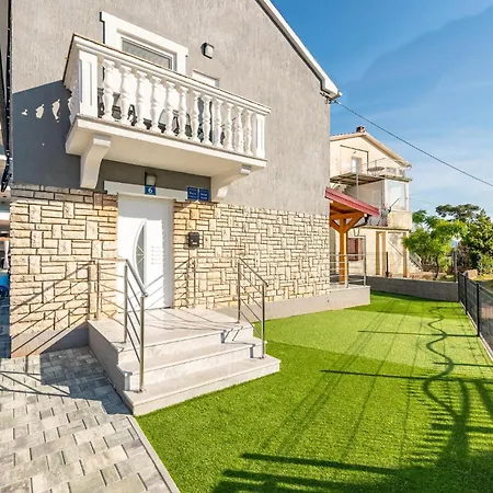 Holiday home Lovely In With Outdoor Swimming Pool *