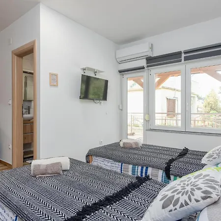 Lovely In With Outdoor Swimming Pool Holiday home Zadar