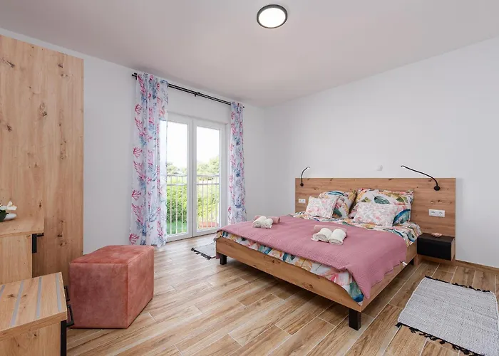 펜션 Gorgeous In With Wifi 자다르